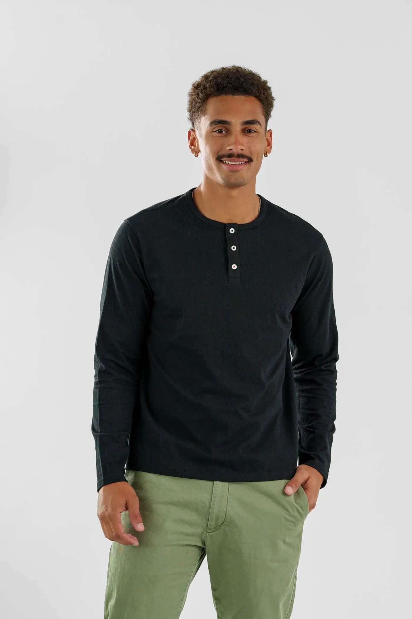 TRAILBLAZER - Black Solid 3 Buttons Henley