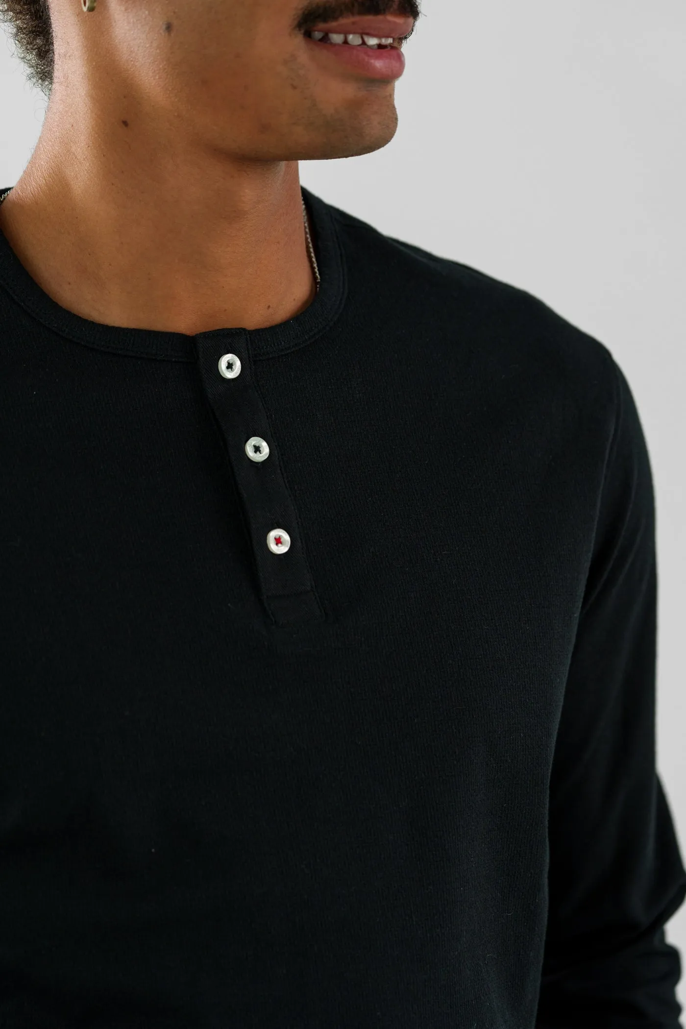 TRAILBLAZER - Black Solid 3 Buttons Henley